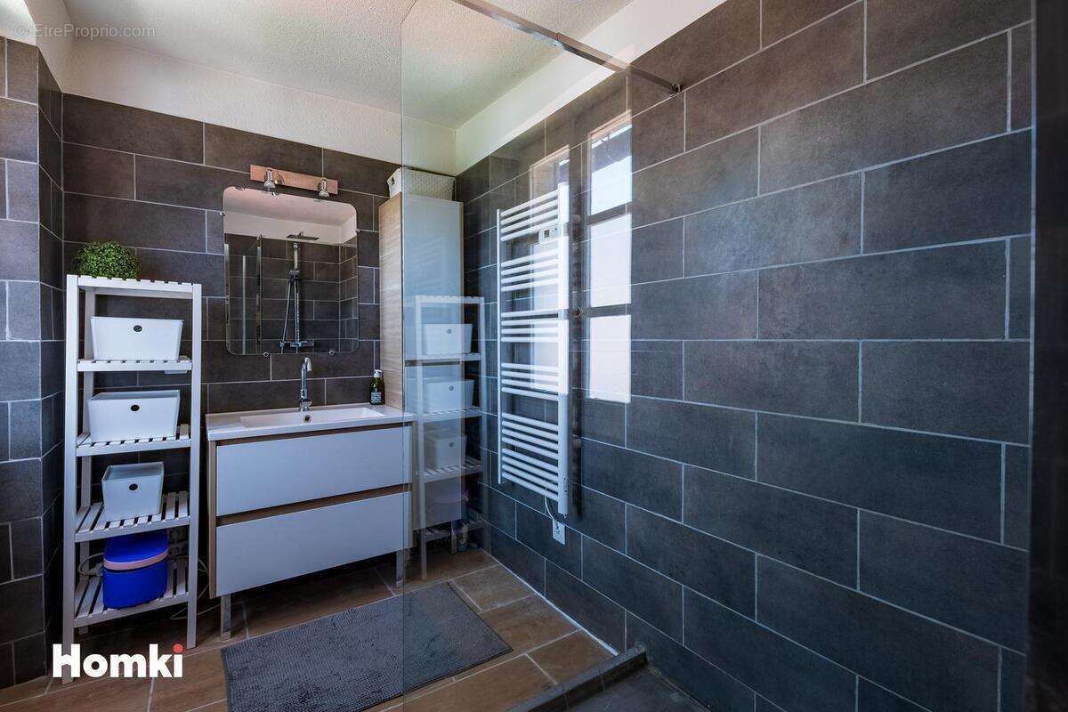 Appartement à MARSEILLE-6E