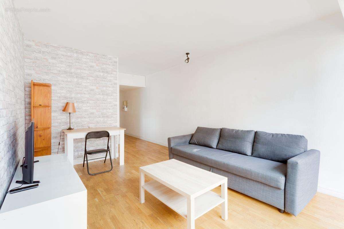 Appartement à LES PAVILLONS-SOUS-BOIS