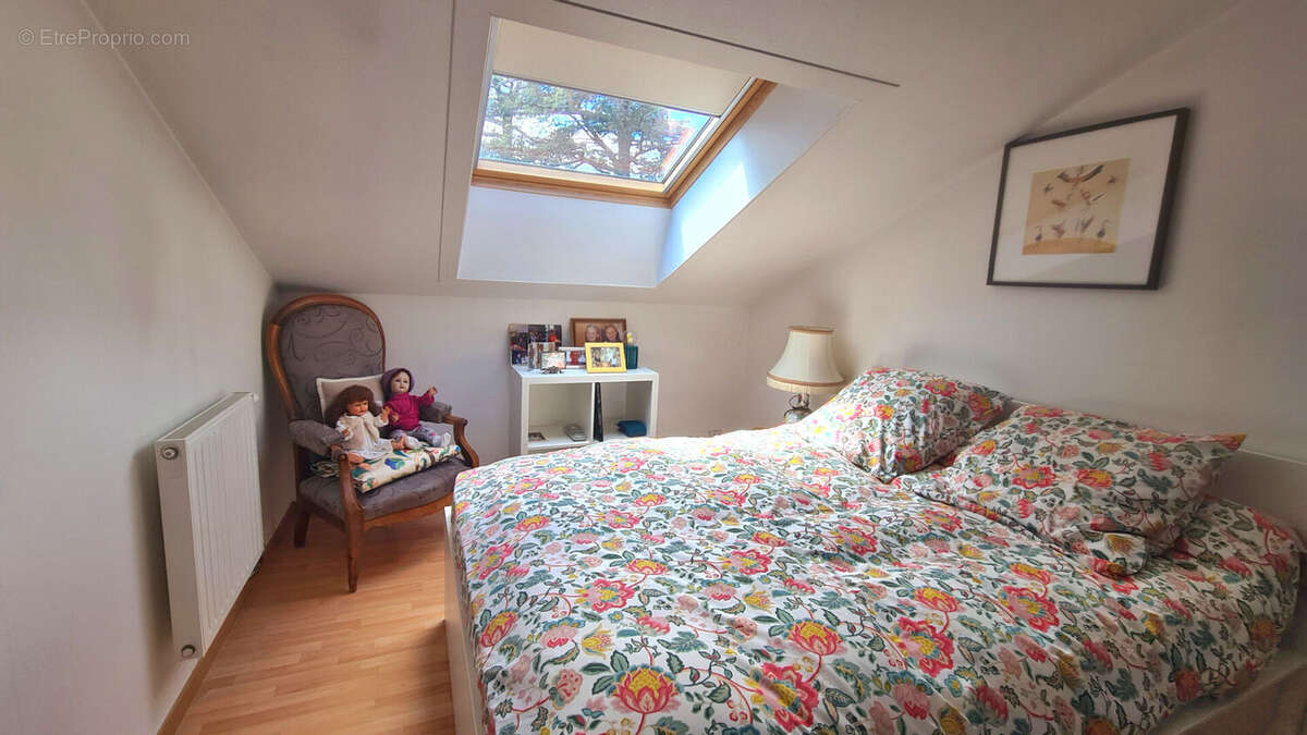 Appartement à SAINT-PRIEST-EN-JAREZ