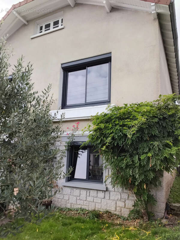 Maison à AIXE-SUR-VIENNE