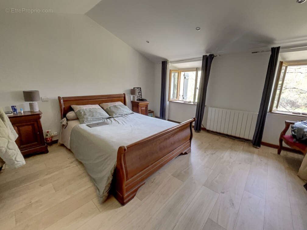 Maison à SAINT-ASTIER