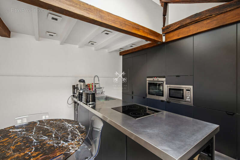 Appartement à PARIS-3E