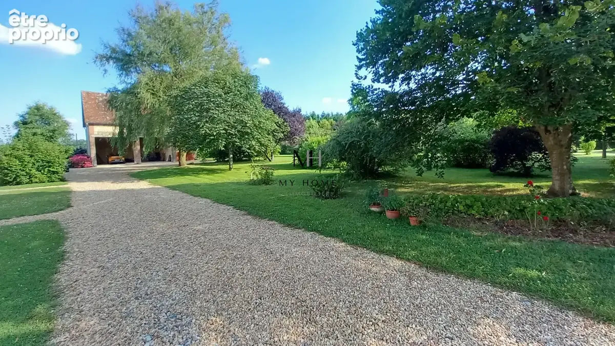 Maison 8 pièces 248 m² à vendre à Mortagne-Au-Perche (61400) - photo 2
