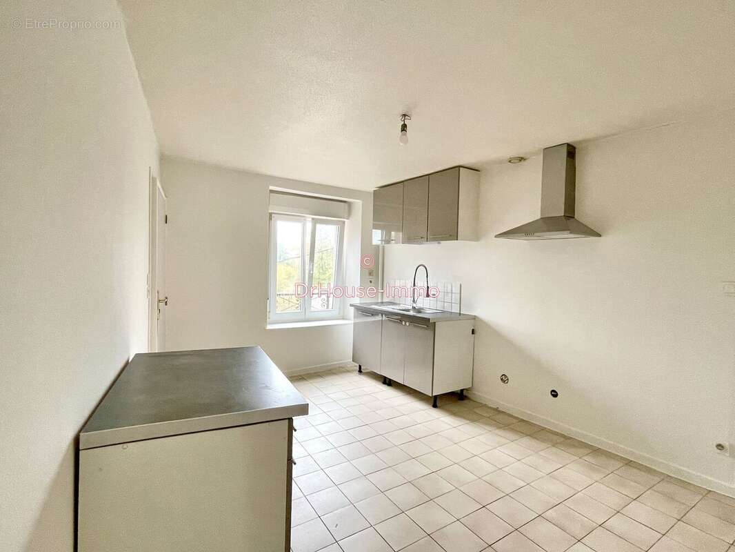Appartement 257 m² à Darney  - photo 15