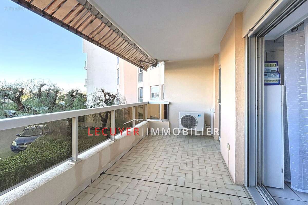 Appartement à VALLAURIS