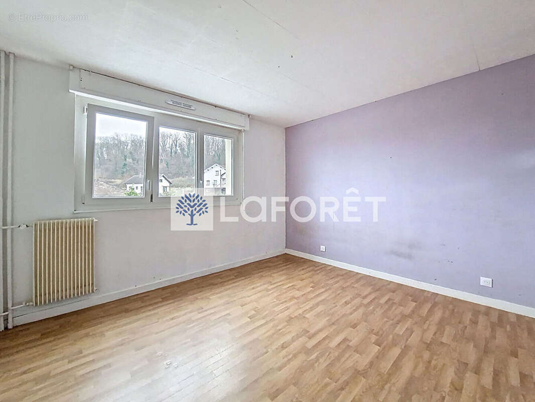 Appartement à GRAND-CHARMONT