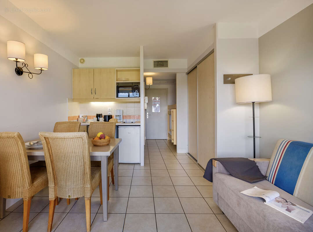 Appartement à SAINT-LAURENT-DU-VAR