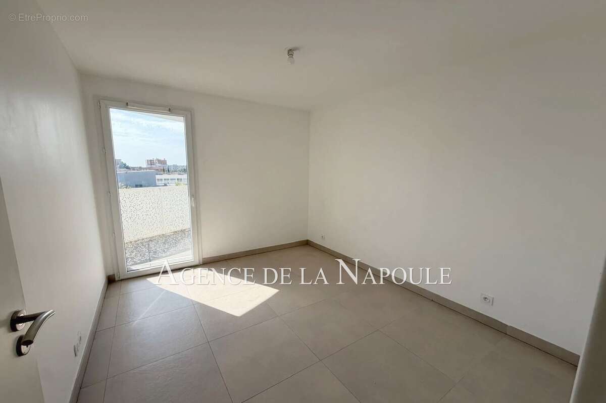 Appartement à MANDELIEU-LA-NAPOULE