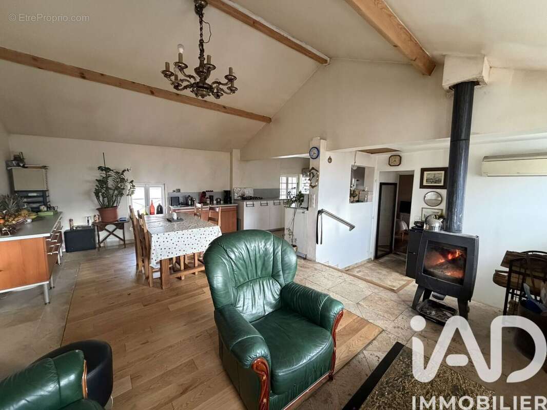 Photo 2 - Appartement à BOISSY-SAINT-LEGER