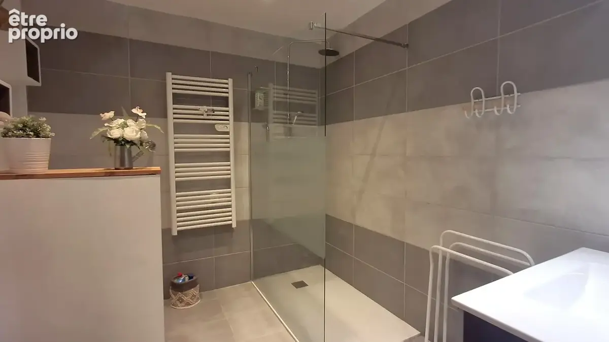 A vendre, à 2 pas du centre du village de Grillon, Maison de village avec jardin, piscine et garage! - photo 8