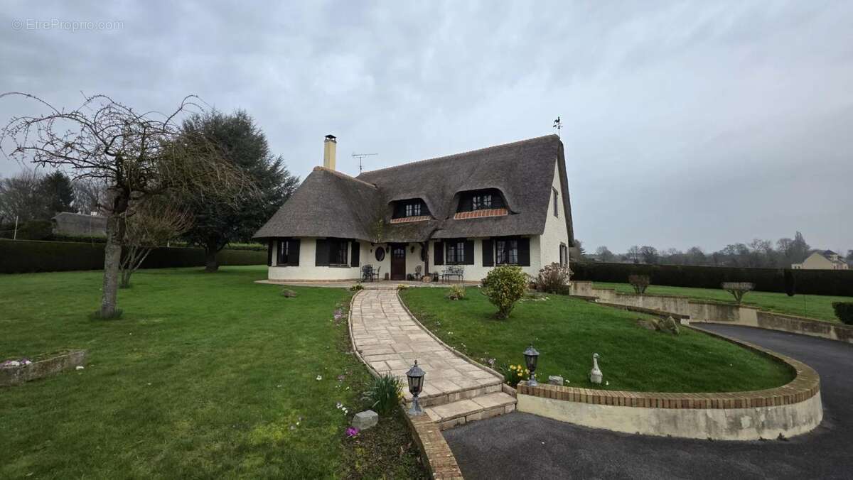 Maison à MILLY-SUR-THERAIN