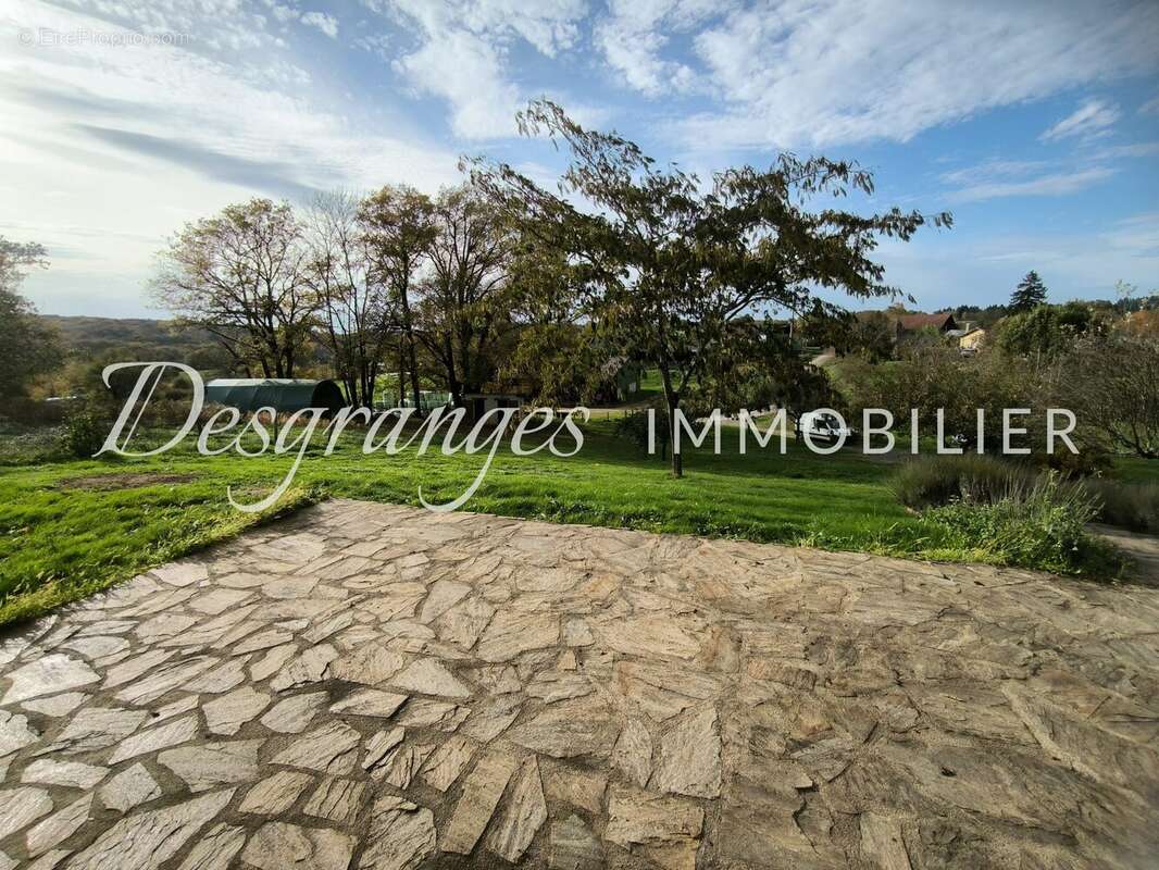 Maison à SAINT-MESMIN