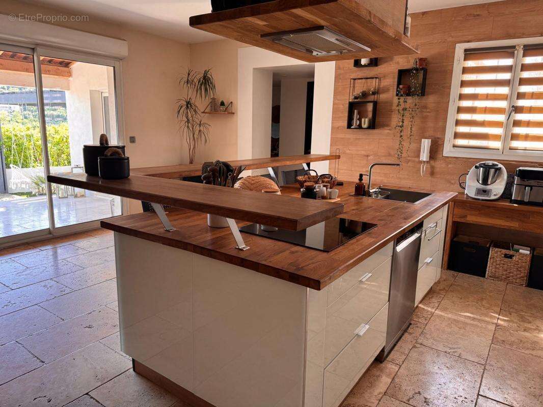 Maison à GINASSERVIS