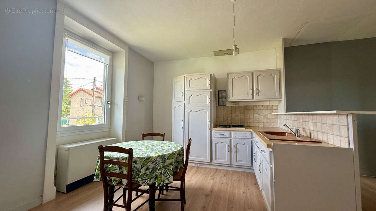 Appartement à ROCHE-LA-MOLIERE
