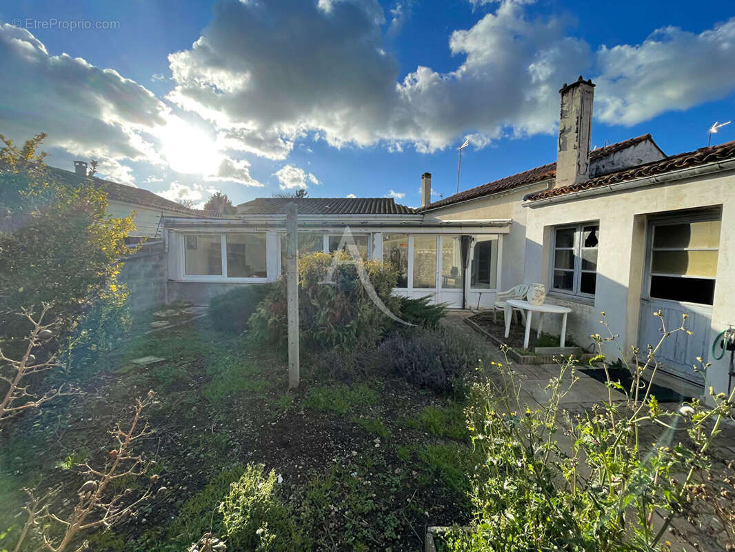 Maison à SAINT-AGNANT