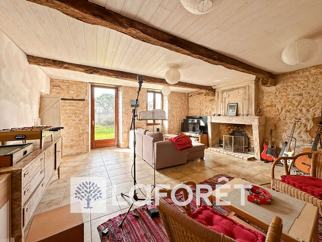 Maison à COZES
