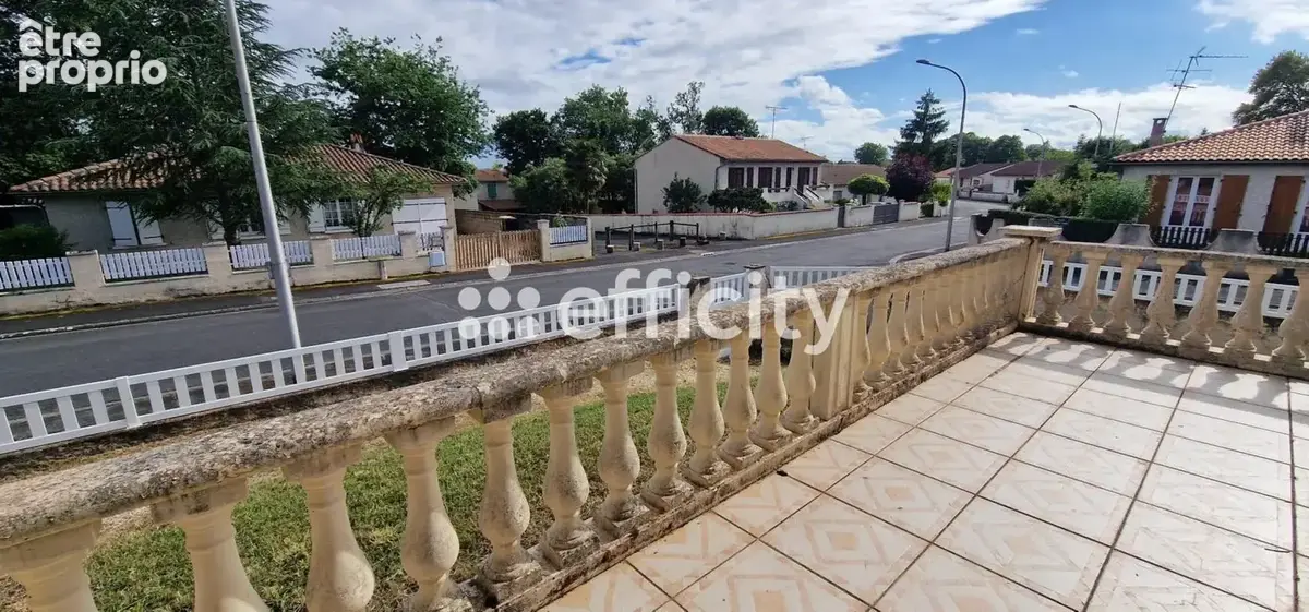 Maison 97 m² à Saint-Yrieix-Sur-Charente  - photo 3