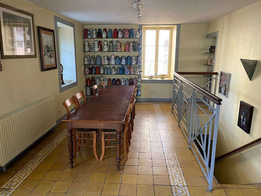 Ancien Hôtel/ secteur touristique/ 9 pièce(s) 203 m2 - photo 6