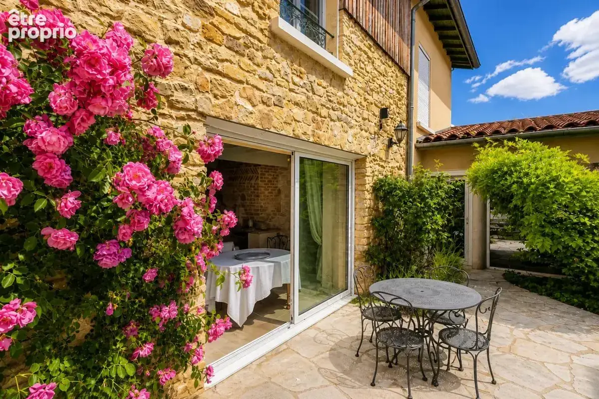 Maison de 8 pièces de 236 m² à Frontonas - photo 5