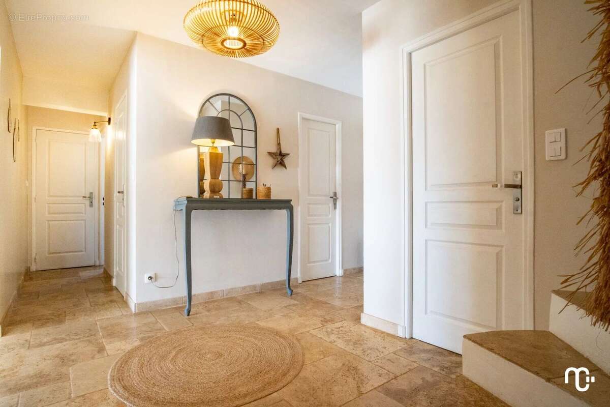 Maison à POURRIERES