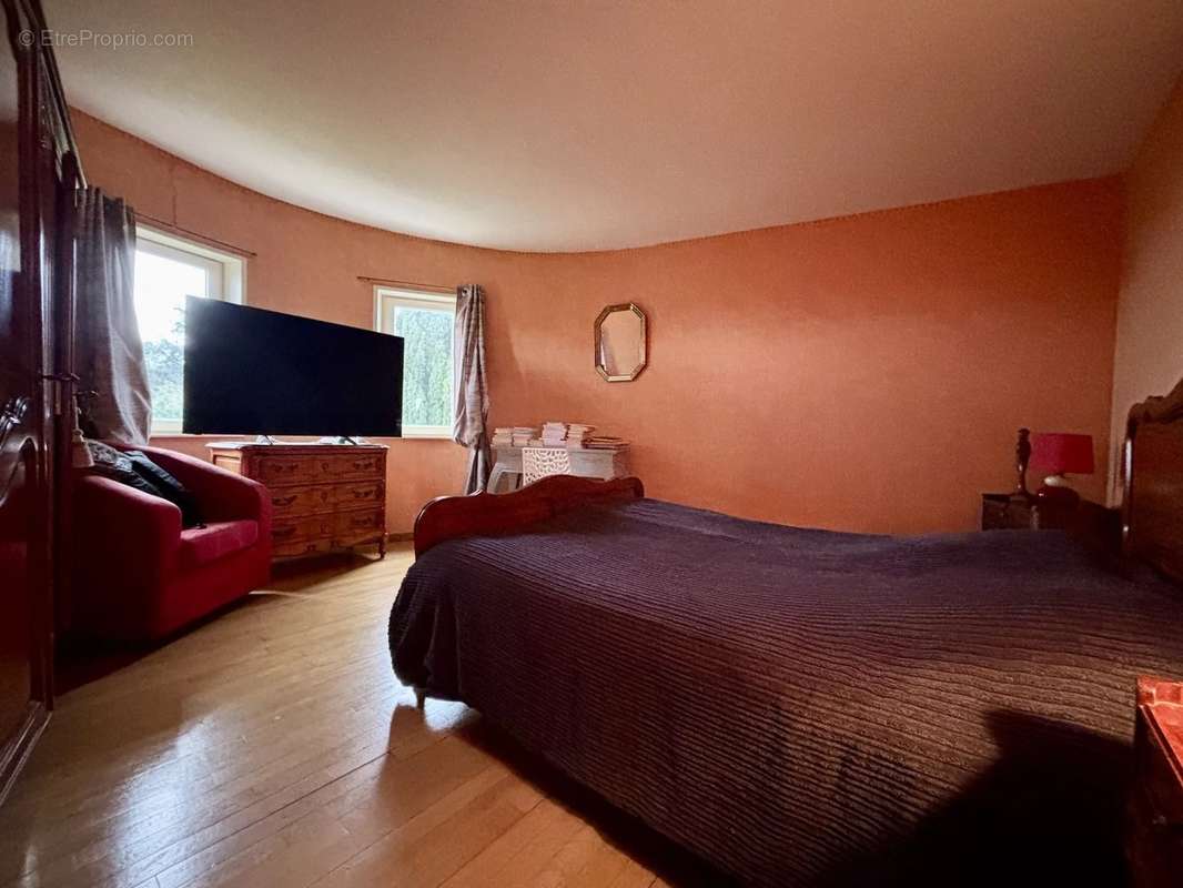 Maison à LES RUES-DES-VIGNES