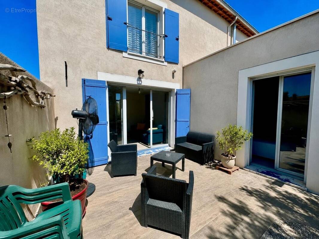 Photo 1 - Maison à LA TOUR-D'AIGUES
