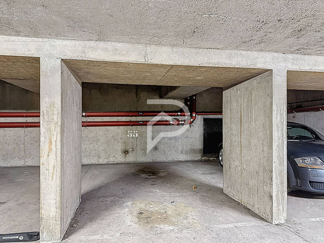 Parking à COURBEVOIE