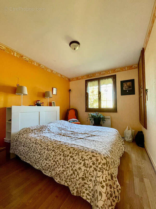 Maison à VILLENEUVE-SAINT-SALVES