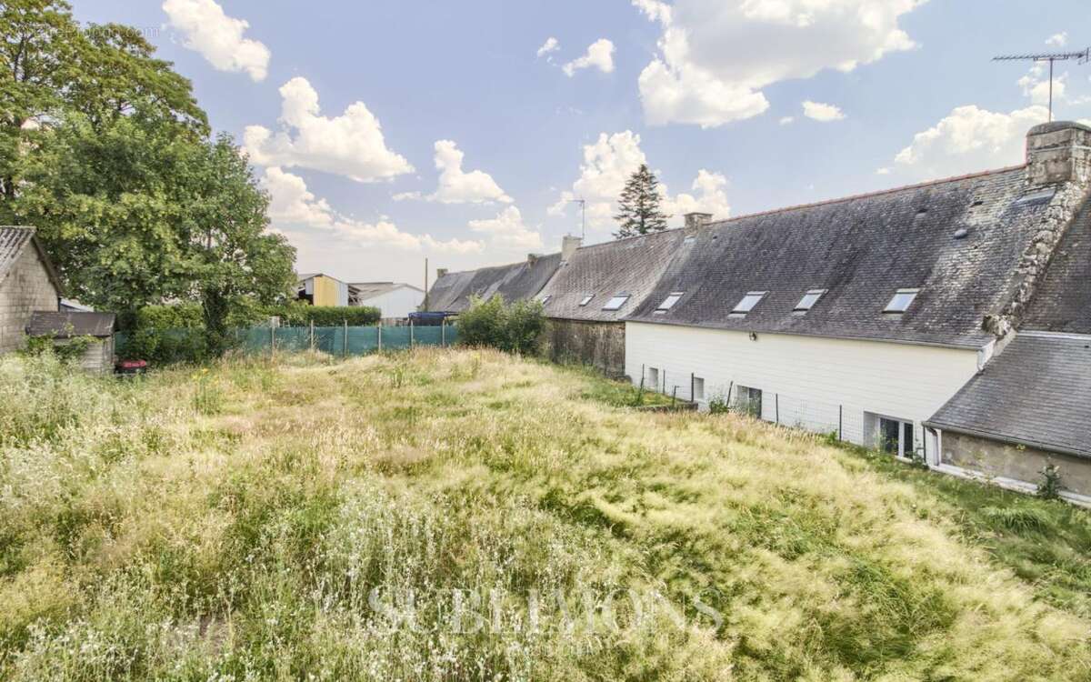 Maison en pierre de 140 m² à Sérent - 4 chambres, bureau et D - photo 10
