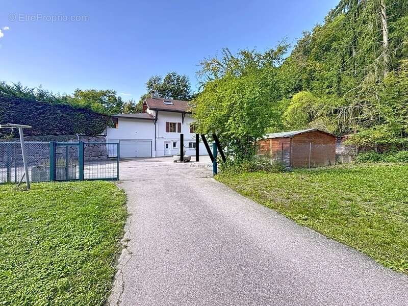 Maison à VETRAZ-MONTHOUX