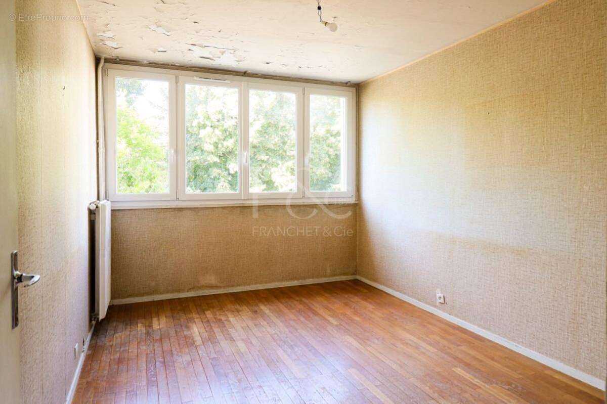 Appartement à SAINTE-FOY-LES-LYON