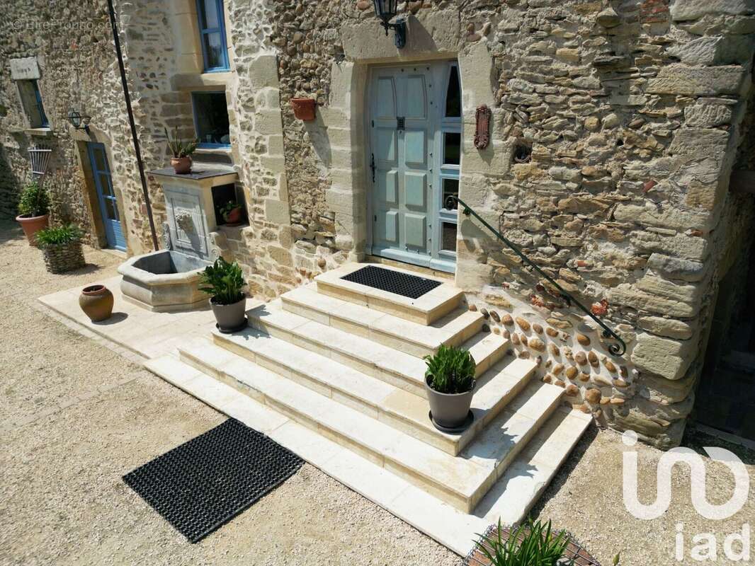 Maison 185 m² à Montseveroux  - photo 5
