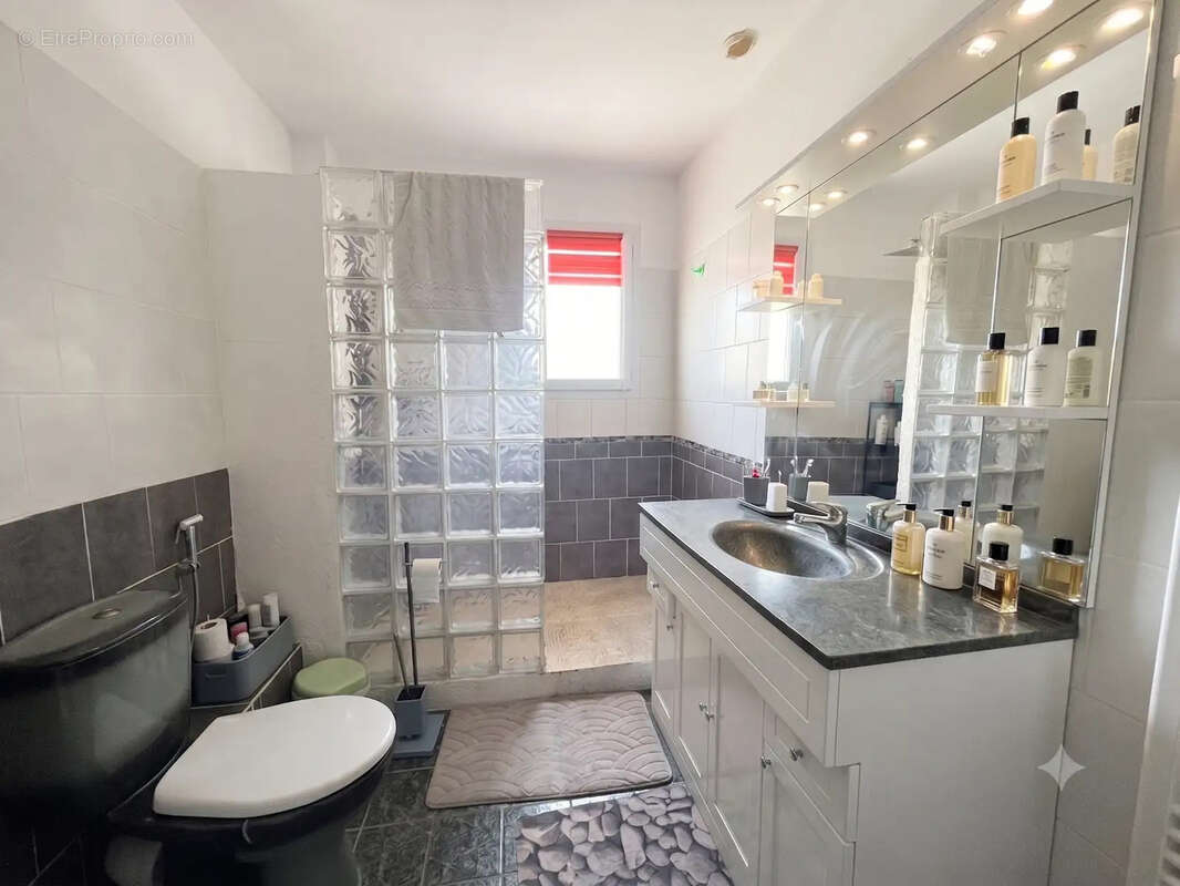 Pertuis, maison 7 pièces de 160 m2 avec piscine - photo 10