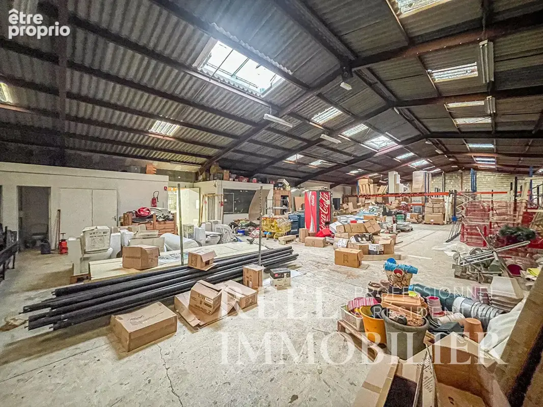 Local commercial de grande surface avec parking  - Emplacement n°1 - photo 11