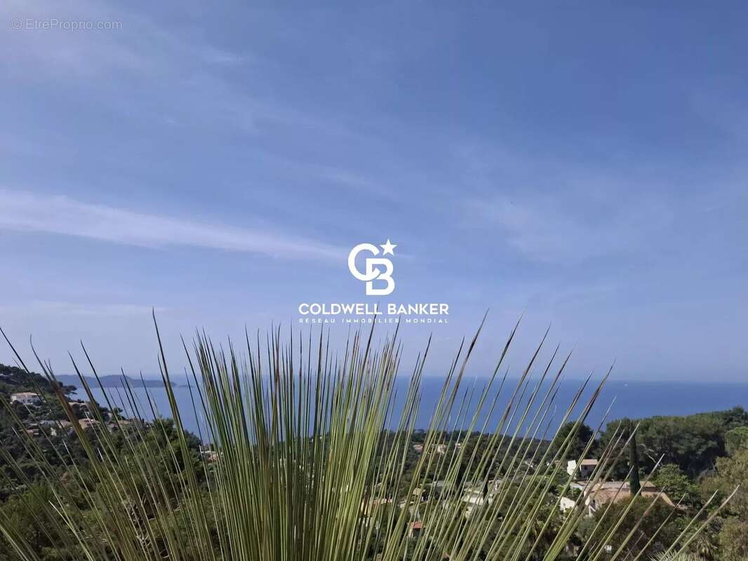 Maison à CARQUEIRANNE