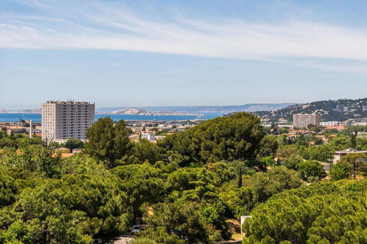 Appartement à MARSEILLE-9E