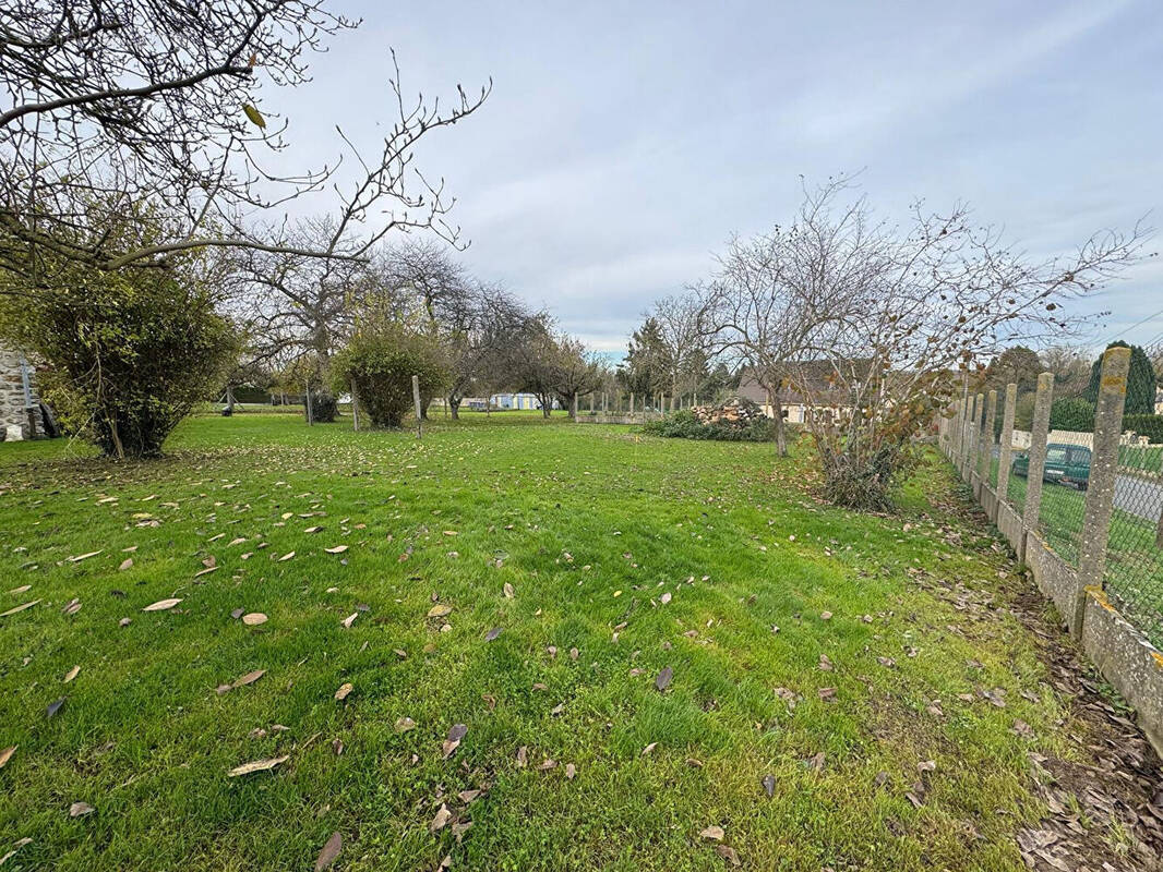 Terrain à LA CELLE-SUR-MORIN