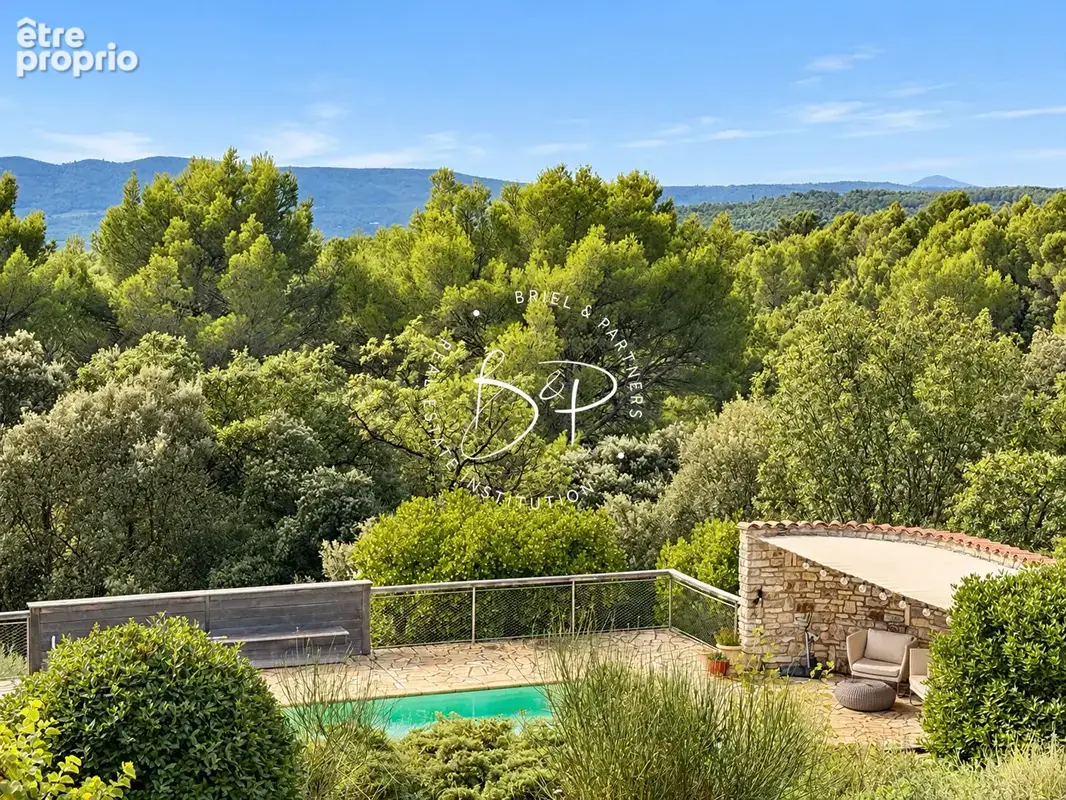 LORGUES ? Propriété avec vue dominante, piscine et appartement indépendant - photo 3
