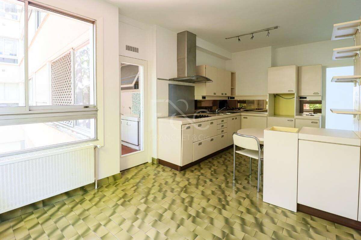 Appartement à SAINTE-FOY-LES-LYON
