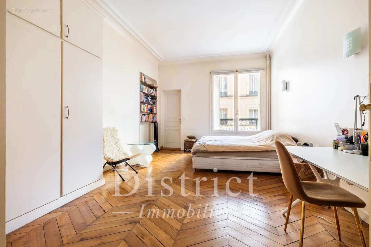 Appartement à PARIS-8E