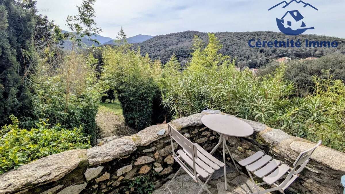 Maison à REYNES