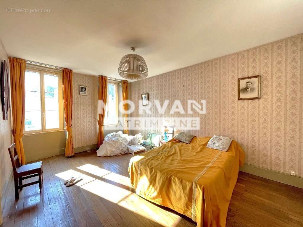 Maison à CHATEAU-CHINON(VILLE)