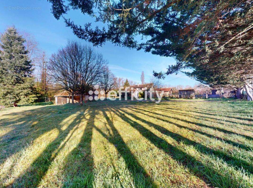 Maison à EPINEUIL-LE-FLEURIEL