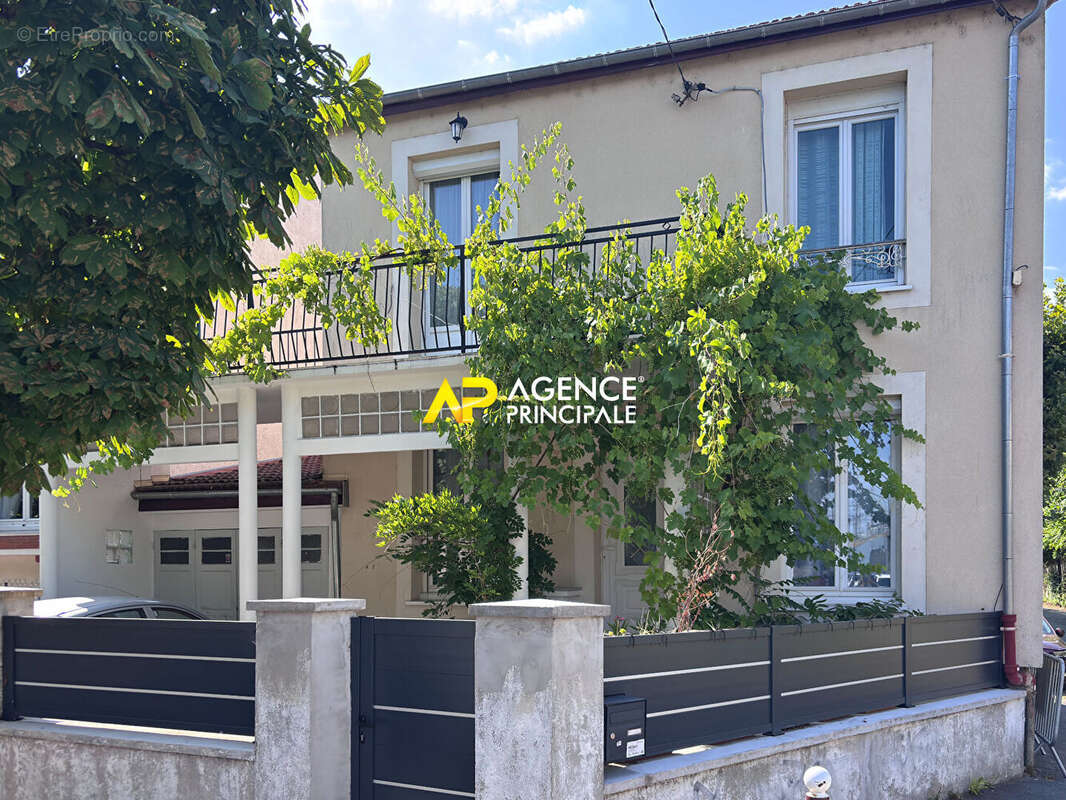 Maison à SARTROUVILLE