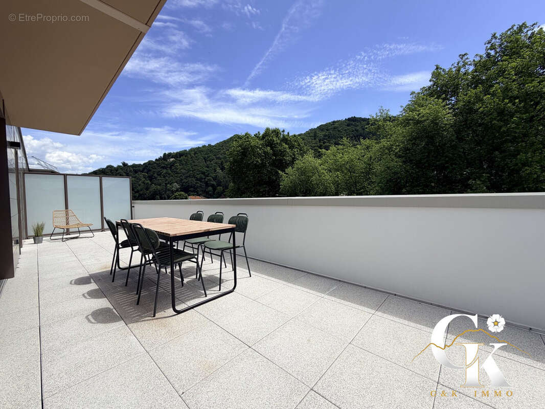 Appartement à SAINT-MARTIN-D'HERES