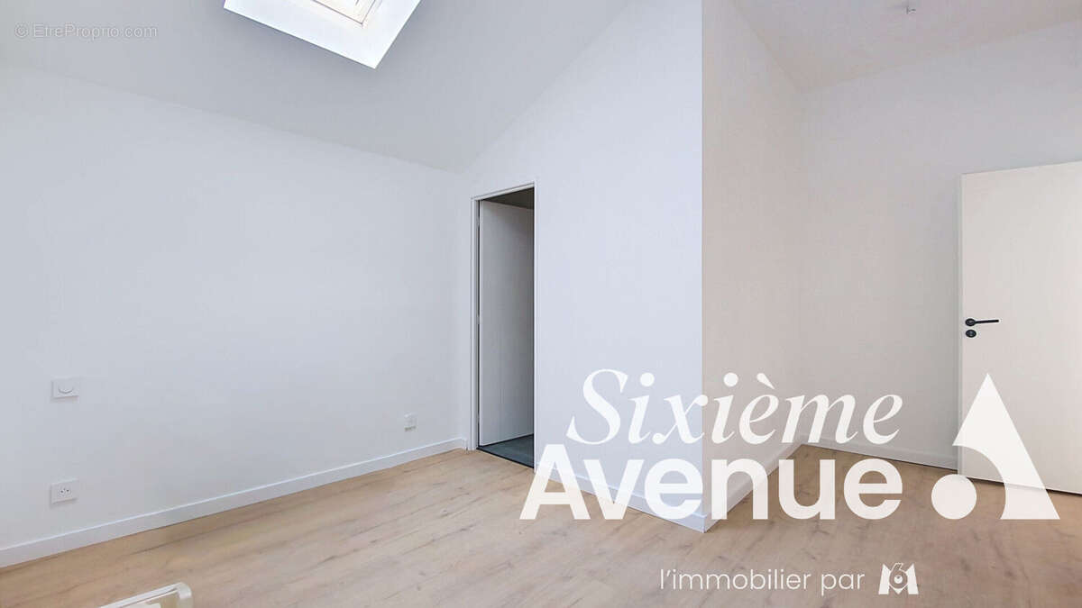 Maison familaile Saint-laurent-de-mure 6 pièces - photo 10