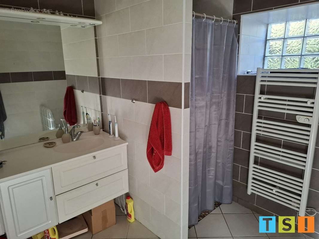 Maison à MONTREJEAU