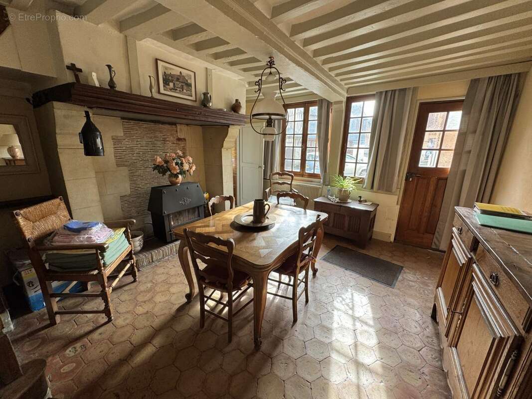 Maison à SAINT-JULIEN-LE-FAUCON