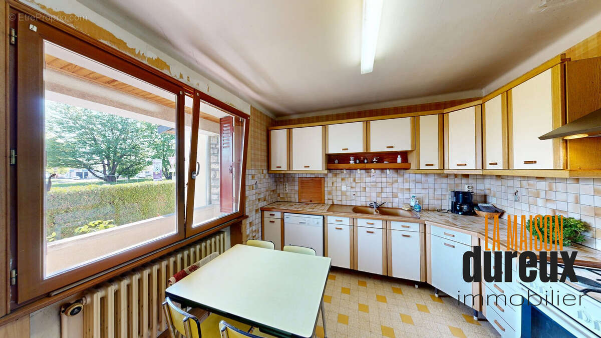 Maison à ARC-LES-GRAY