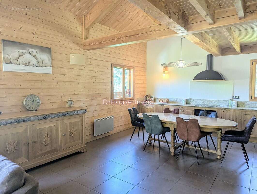 Maison à LES ANGLES